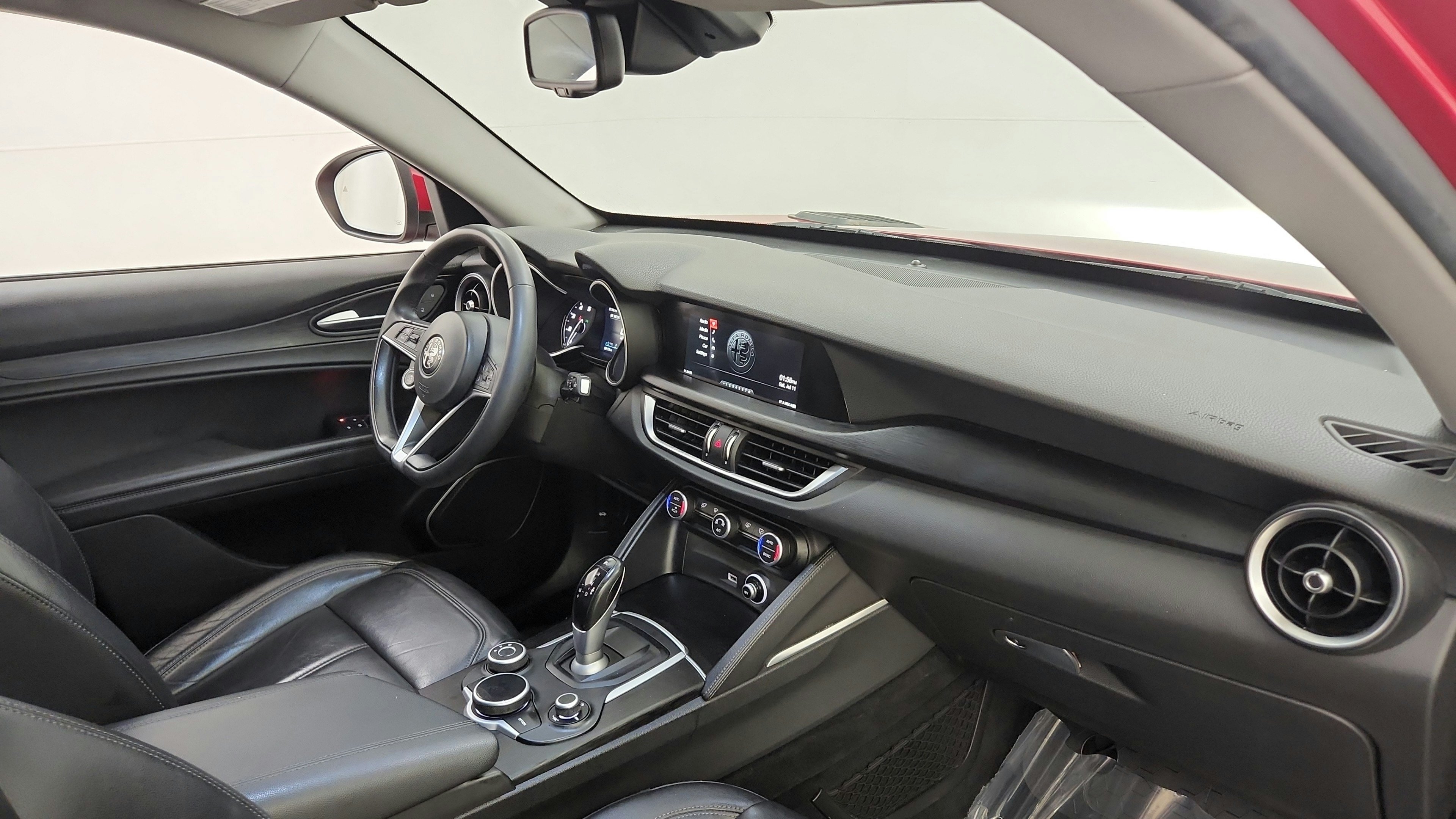 Used 2018 Alfa Romeo Stelvio AWD image 33