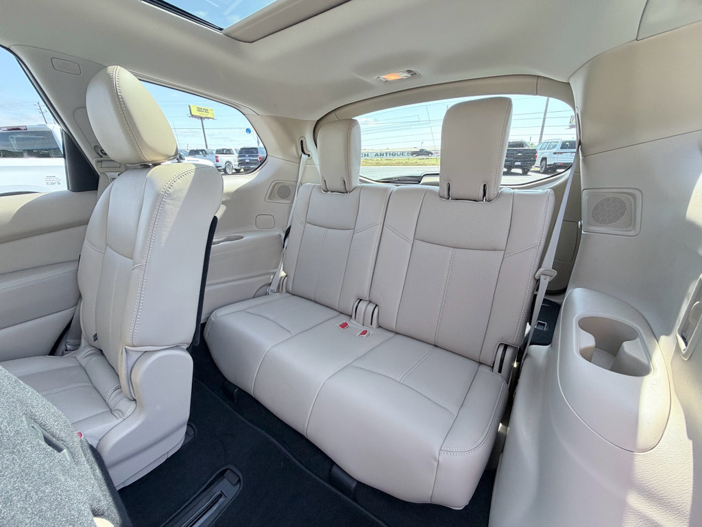 Used 2018 Nissan Pathfinder Platinum FWD image 31