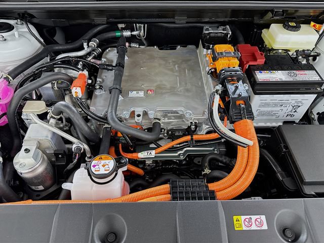 New 2026 Toyota C-HR AWD/4WD image 31