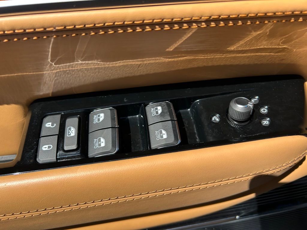 Used 2024 Jeep Grand Wagoneer Series III w/ Rear Seat Video Group 1 AWD/4WD image 64