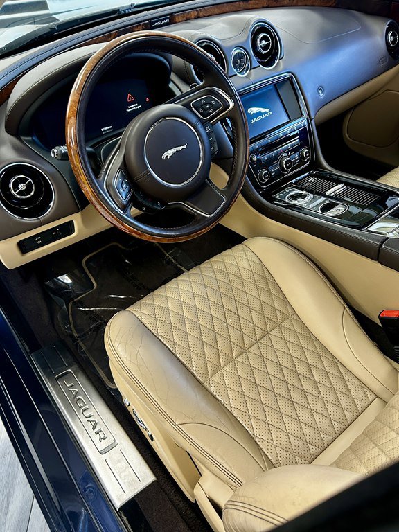Used 2016 Jaguar XJ L Portfolio RWD image 13