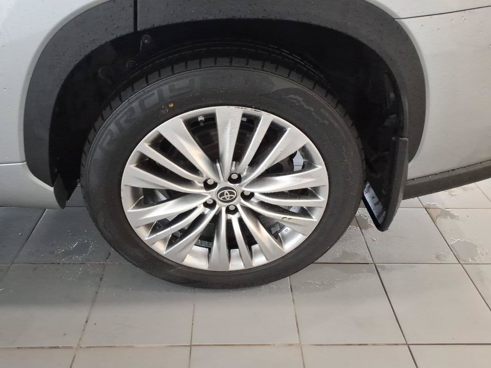Used 2023 Toyota Highlander Platinum AWD/4WD image 19