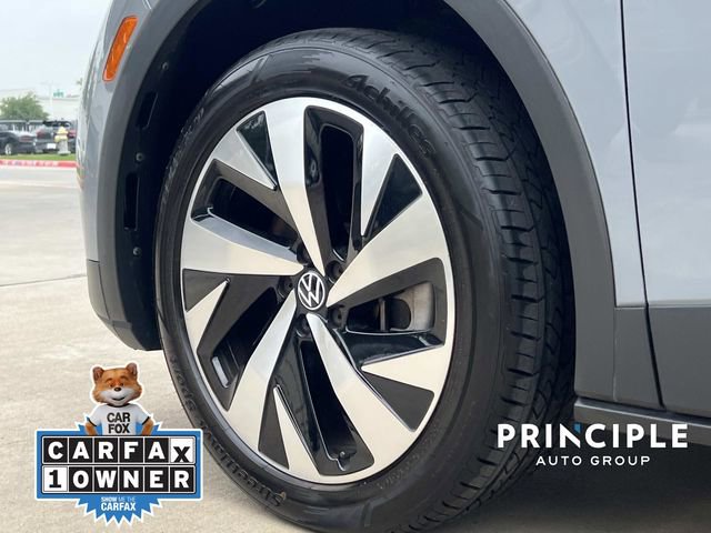 Certified 2022 Volkswagen ID.4 Pro S w/ Gradient Package AWD/4WD image 7