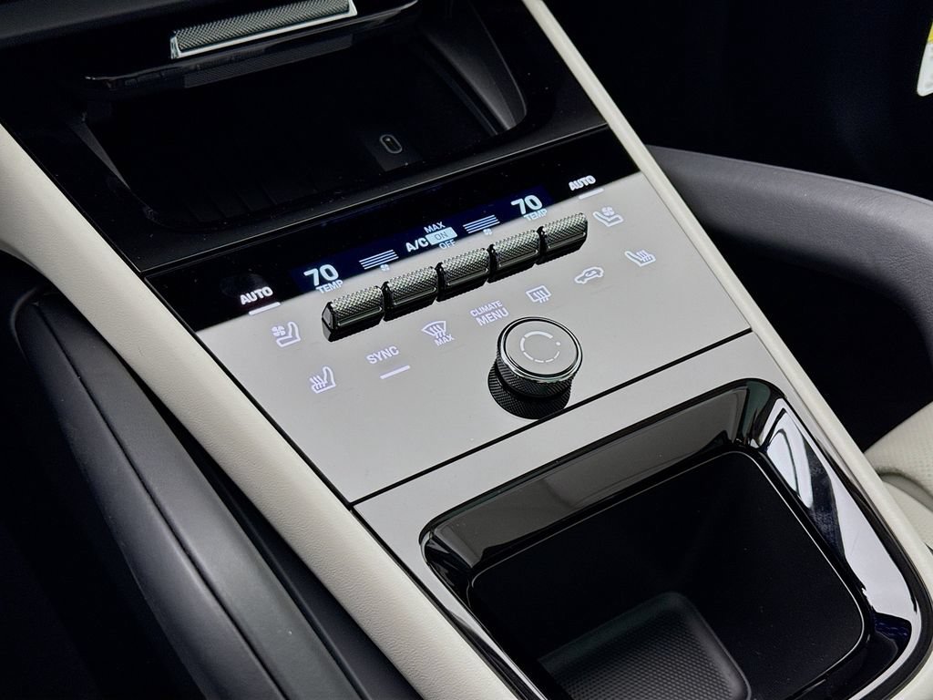 New 2026 Porsche Cayenne Coupe AWD/4WD image 24