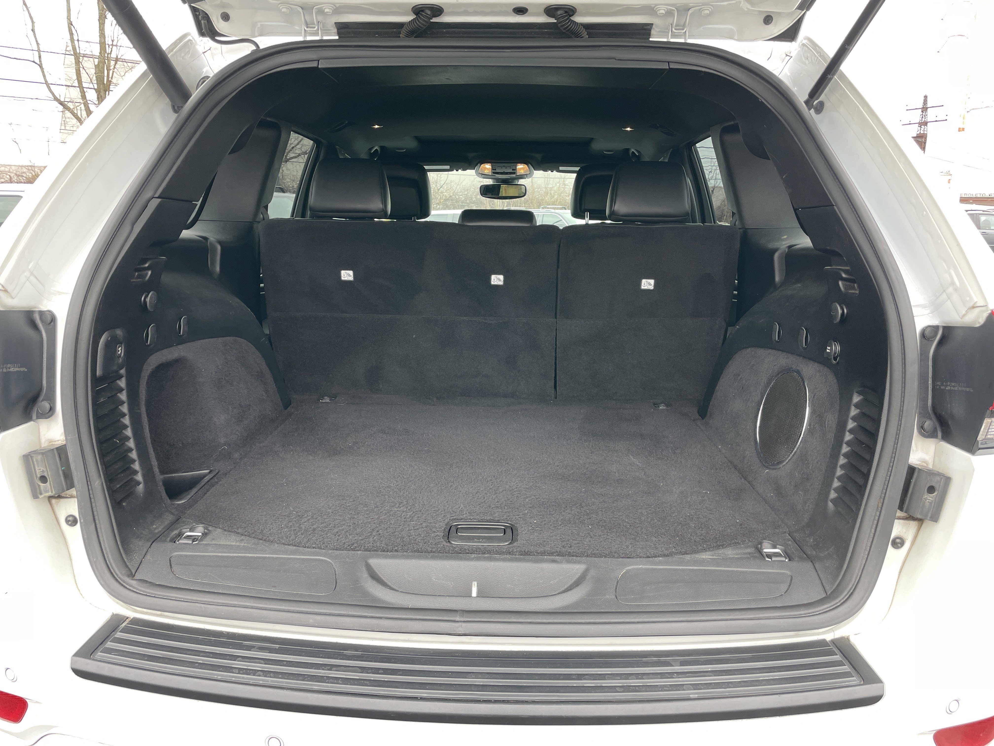 Used 2020 Jeep Grand Cherokee Altitude image 24