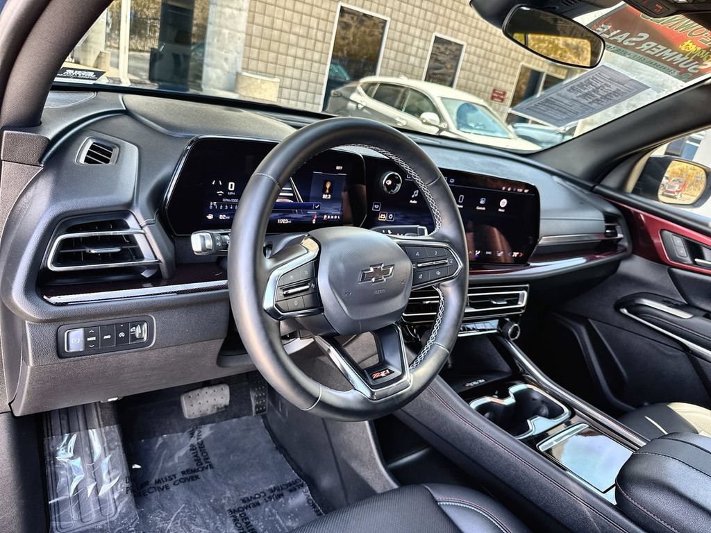 Used 2025 Chevrolet Traverse Z71 w/ LPO, Illumination Package AWD/4WD image 10