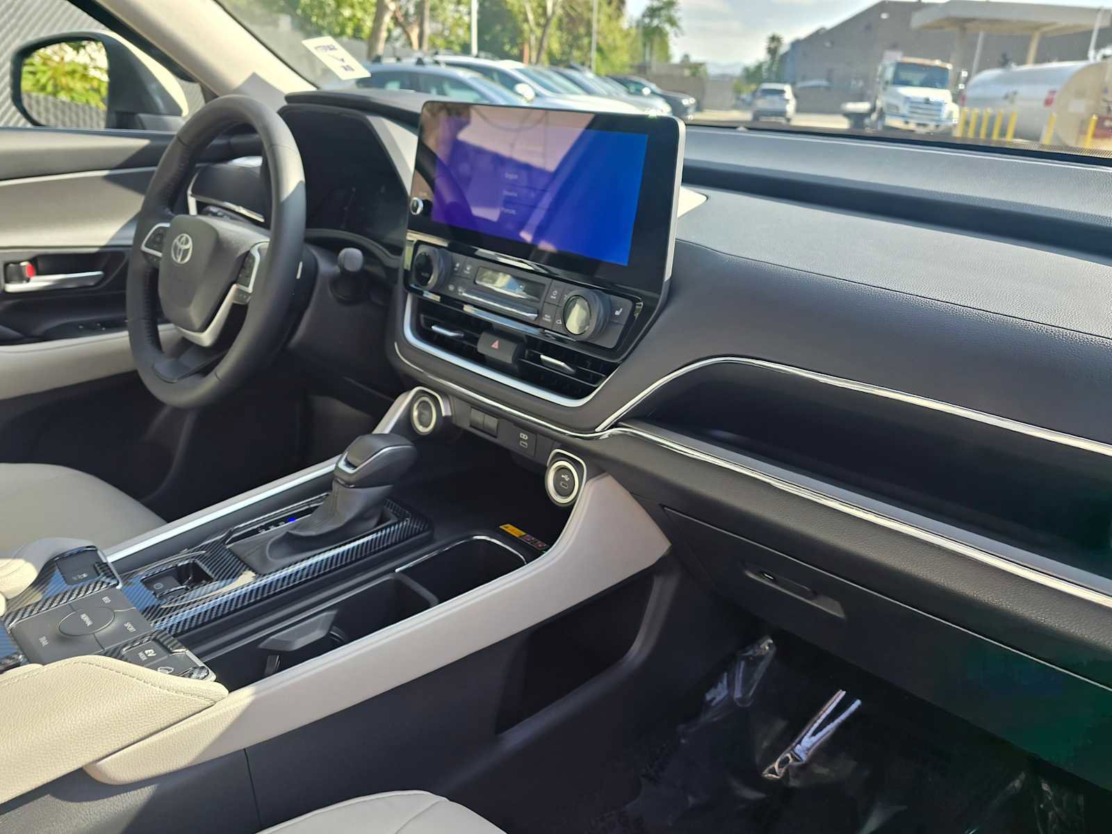 Used 2024 Toyota Grand Highlander XLE image 12