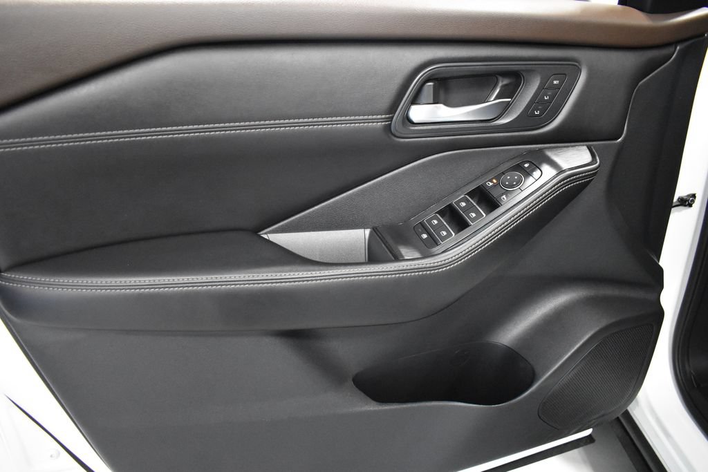 Certified 2023 Nissan Rogue SL AWD/4WD image 15