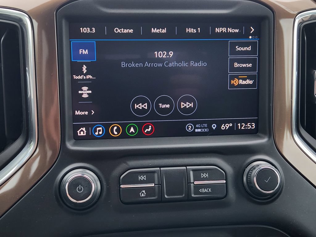 Used 2021 Chevrolet Silverado 1500 High Country w/ Technology Package AWD/4WD image 16