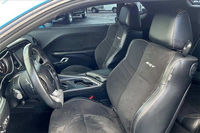 Used 2015 Dodge Challenger SRT image 27