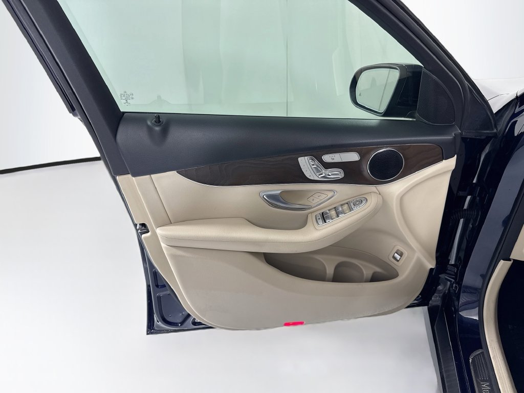 Used 2018 Mercedes-Benz GLC 300 image 24