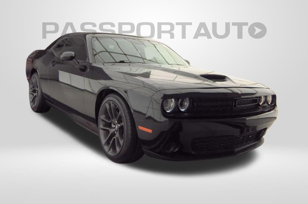Used 2023 Dodge Challenger GT image 3