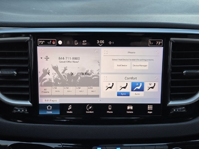 Used 2024 Chrysler Pacifica Touring-L FWD image 17