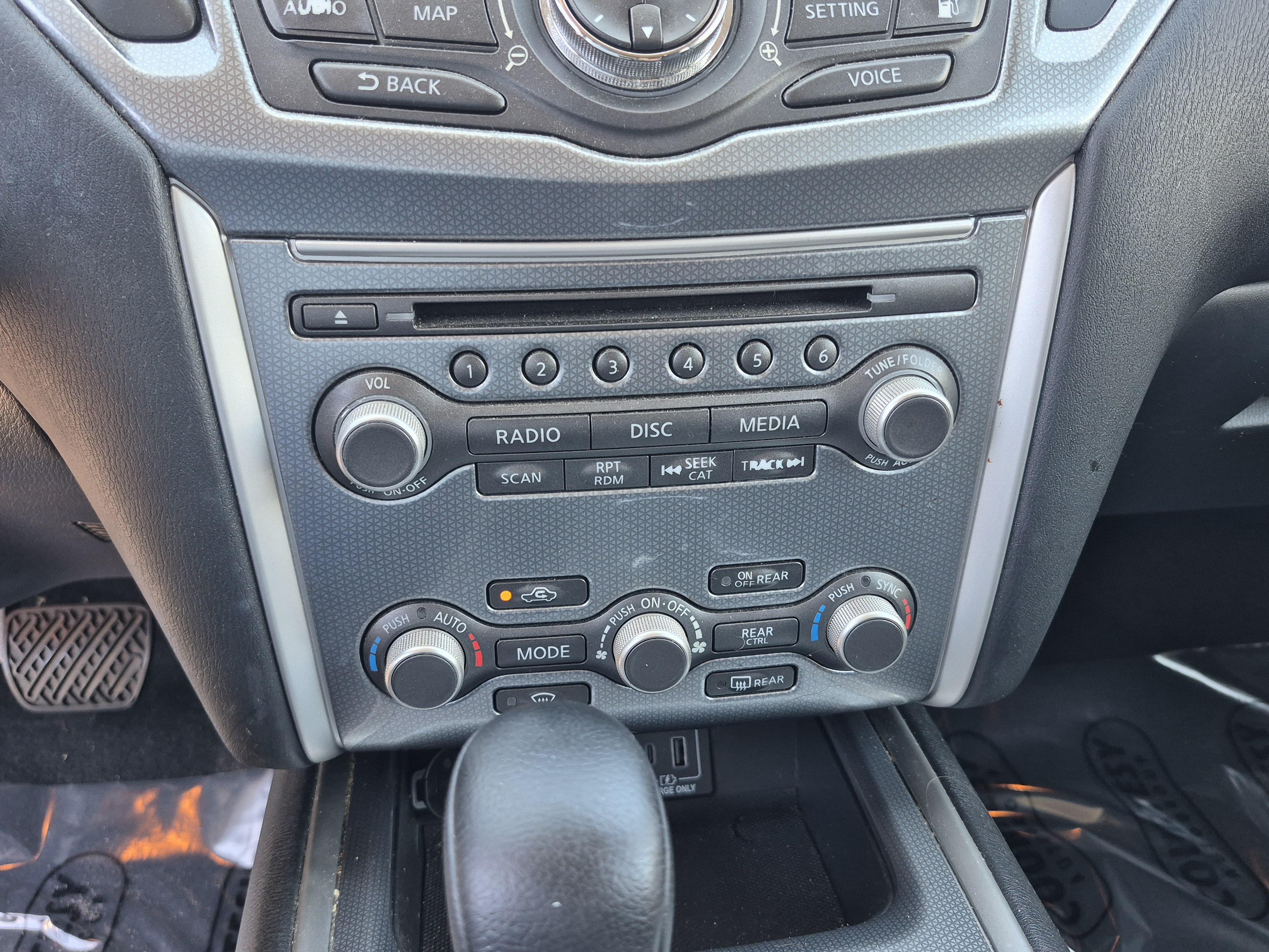 Used 2019 Nissan Pathfinder SL FWD image 29