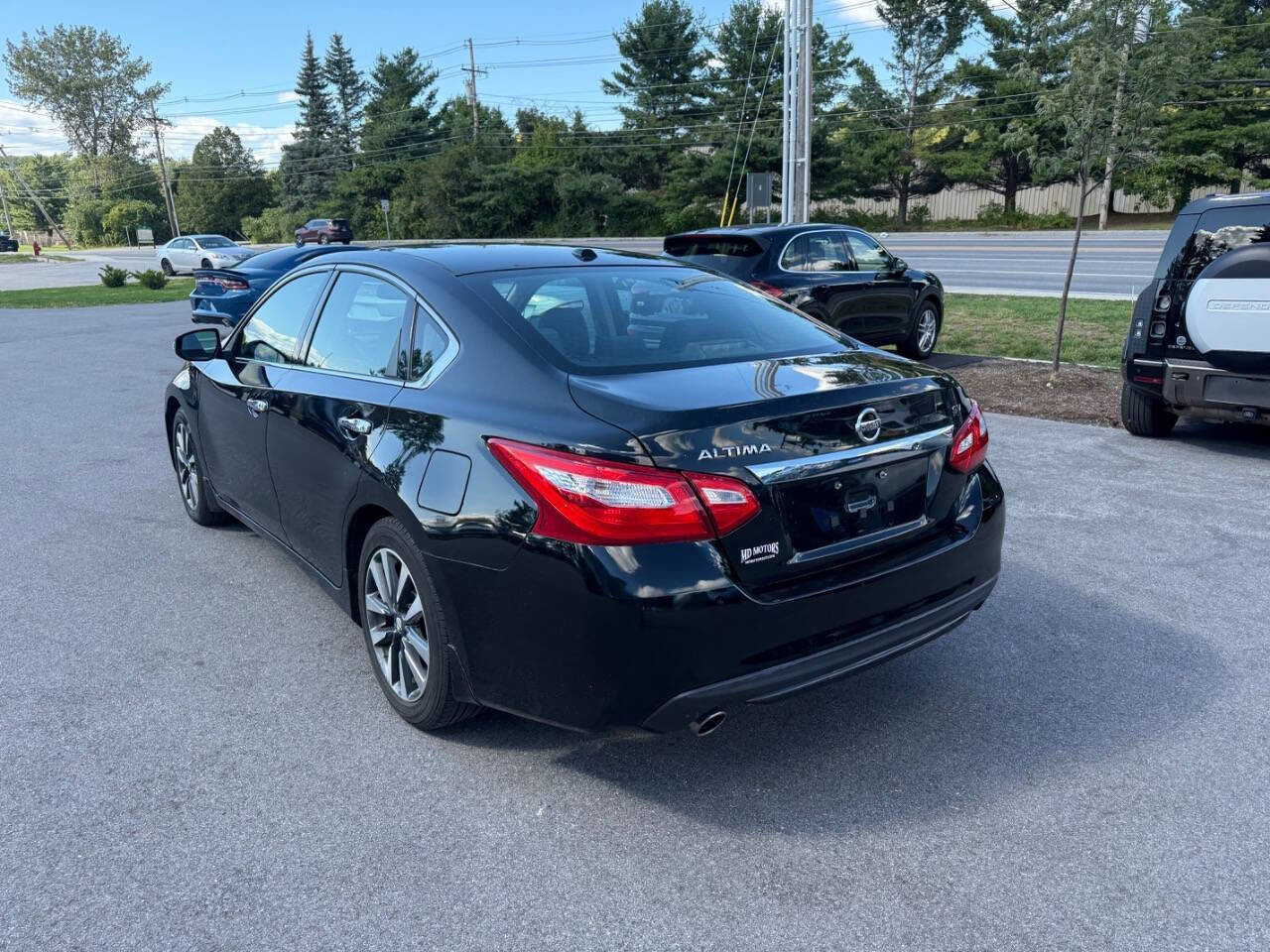 Used 2017 Nissan Altima 2.5 SV w/ Convenience Package FWD image 11
