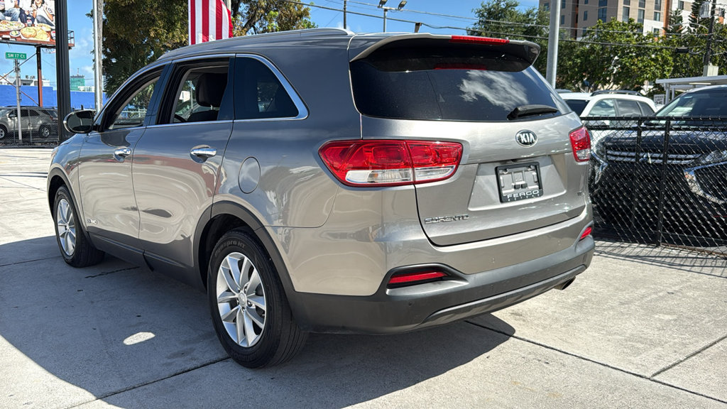 Used 2016 Kia Sorento LX w/ LX Convenience Package AWD/4WD image 12
