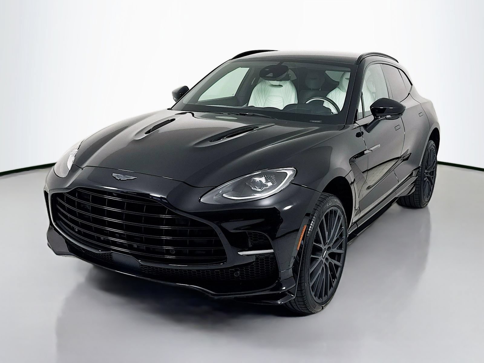 Used 2023 Aston Martin DBX 707 AWD/4WD image 3