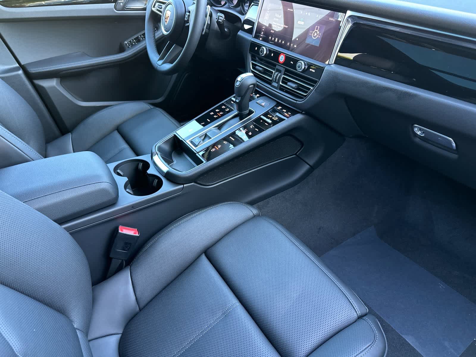 New 2026 Porsche Macan S AWD/4WD image 17