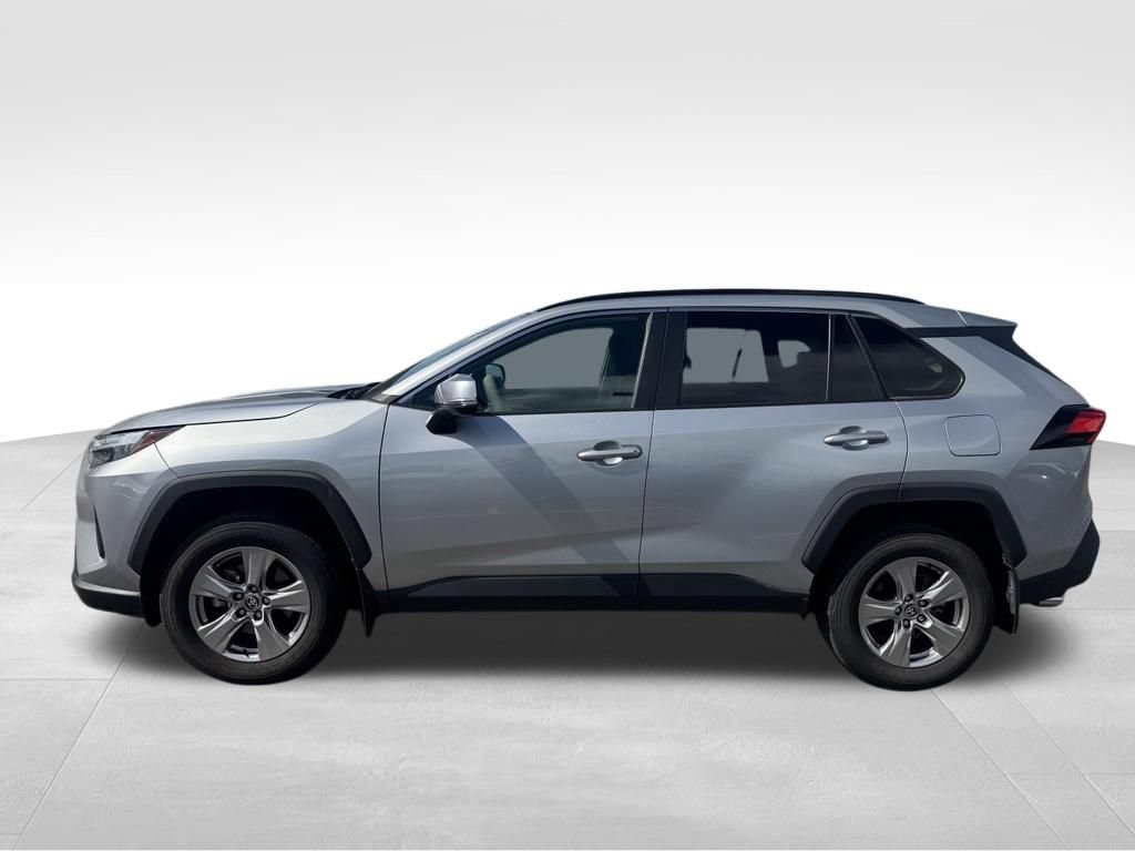 Used 2023 Toyota RAV4 XLE AWD/4WD image 6