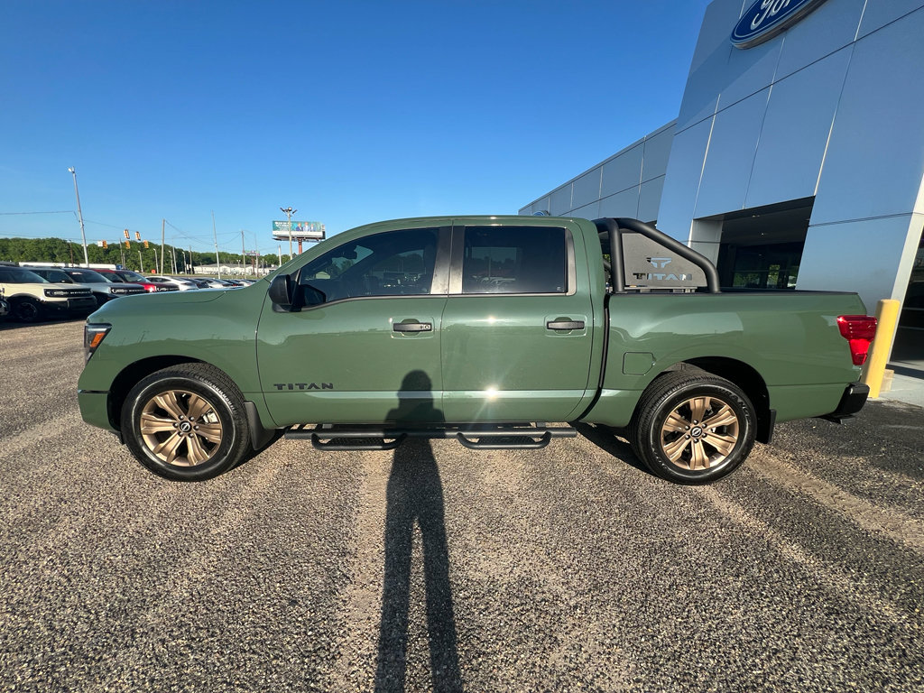 Used 2024 Nissan Titan SV w/ SV Bronze Edition Package RWD image 6