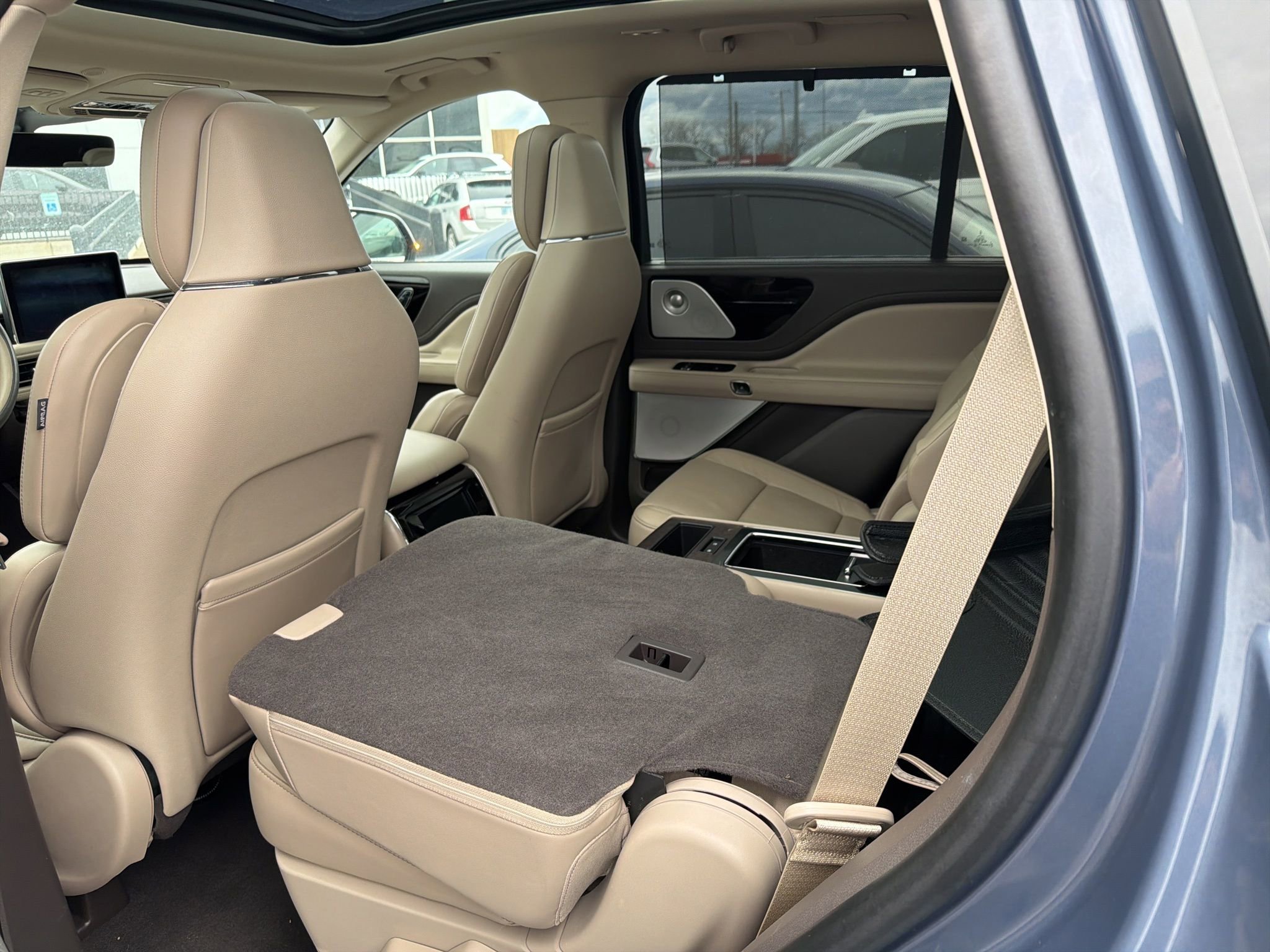 Used 2021 Lincoln Aviator Reserve w/ Equipment Group 202A image 11