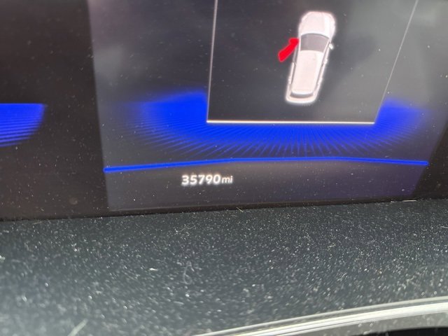 Certified 2023 Volkswagen Tiguan SE w/ Panoramic Sunroof Package image 4