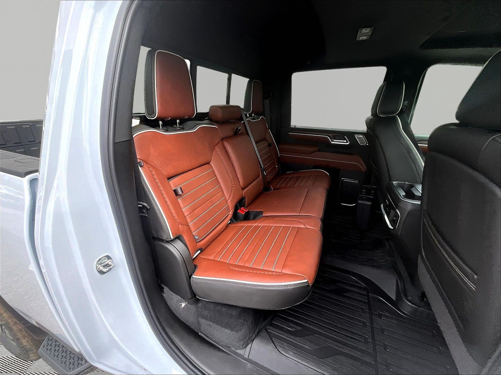 New 2026 GMC Sierra 2500 Denali Ultimate w/ LPO, Black Badging Package AWD/4WD image 11