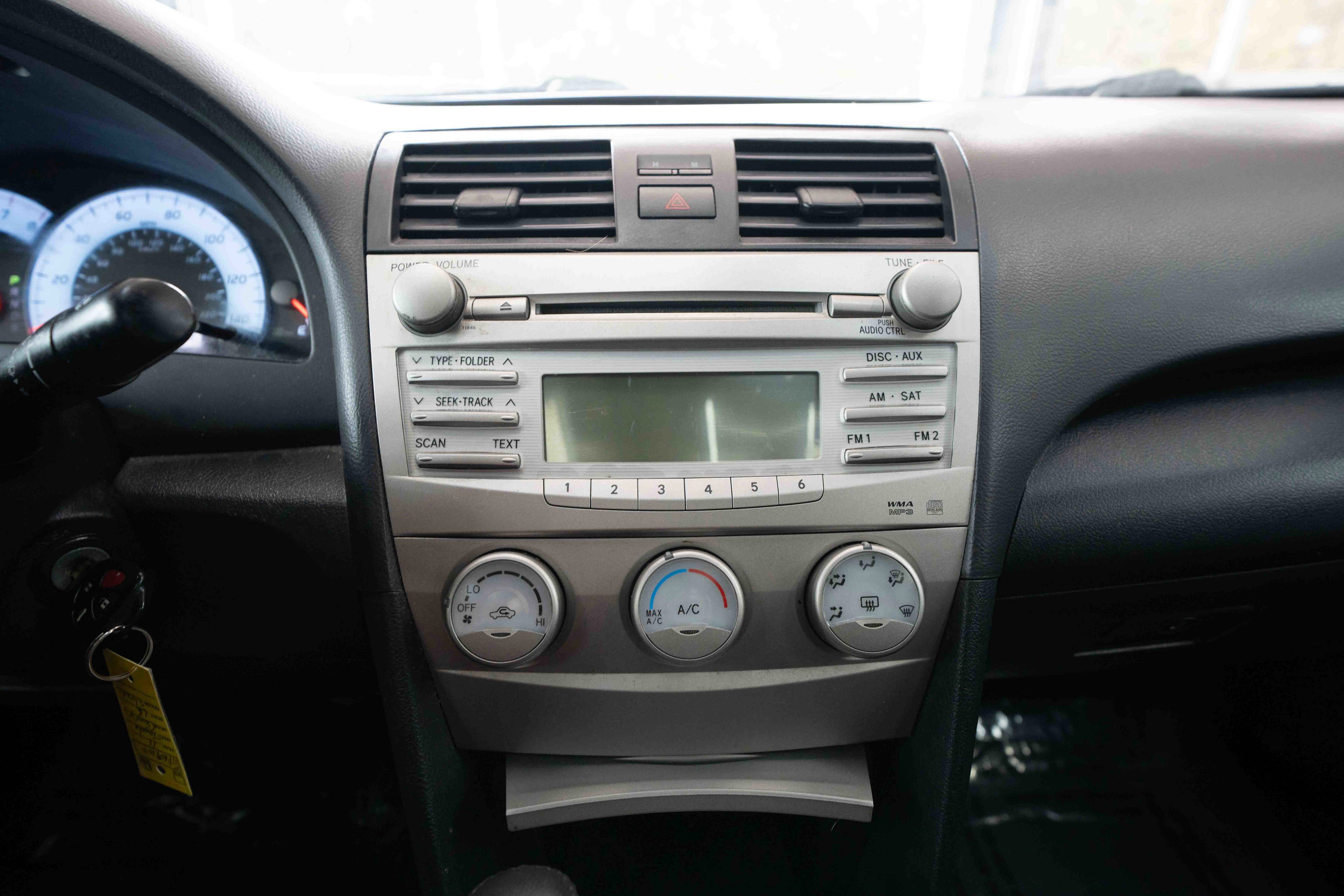 Used 2011 Toyota Camry SE w/ SE Extra-Value Pkg #1 image 17