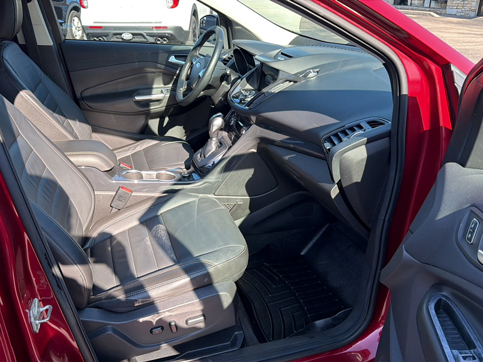 Used 2016 Ford Escape Titanium FWD image 12