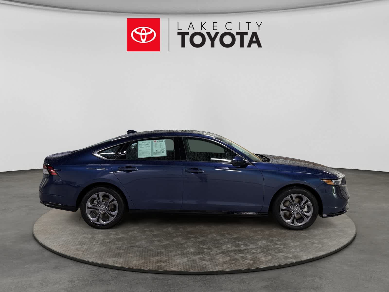 Used 2025 Honda Accord EX-L image 11