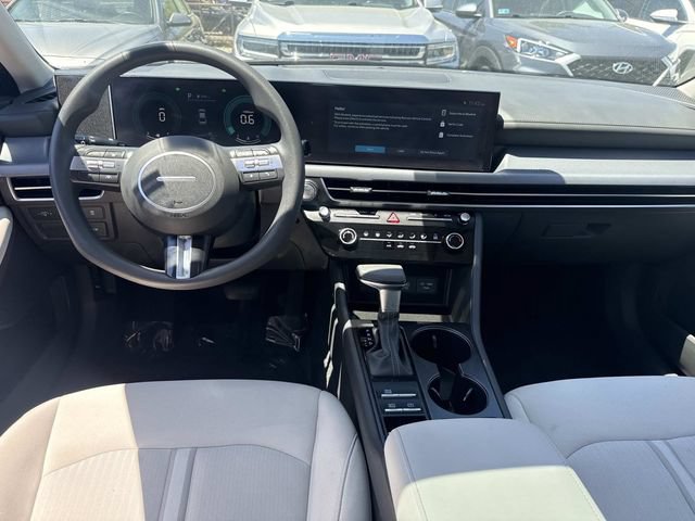 Certified 2025 Hyundai Sonata SE FWD image 12