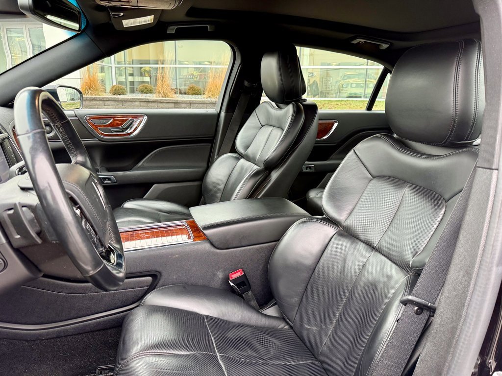 Used 2020 Lincoln Continental AWD w/ Premium Package image 9