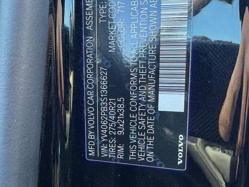 Certified 2025 Volvo XC90 B6 Plus image 27