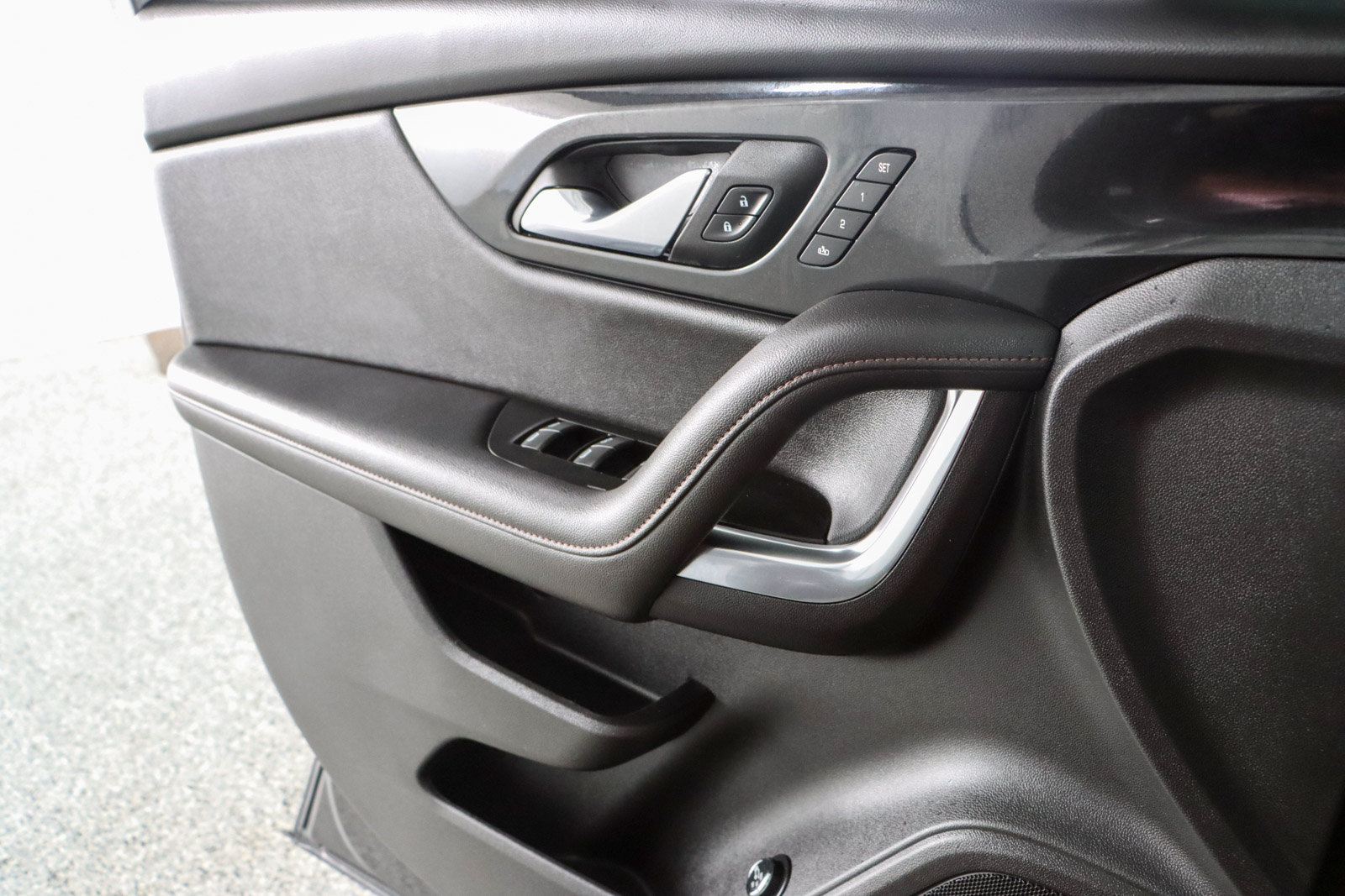 Used 2022 Chevrolet Blazer Premier w/ Enhanced Convenience Package FWD image 22