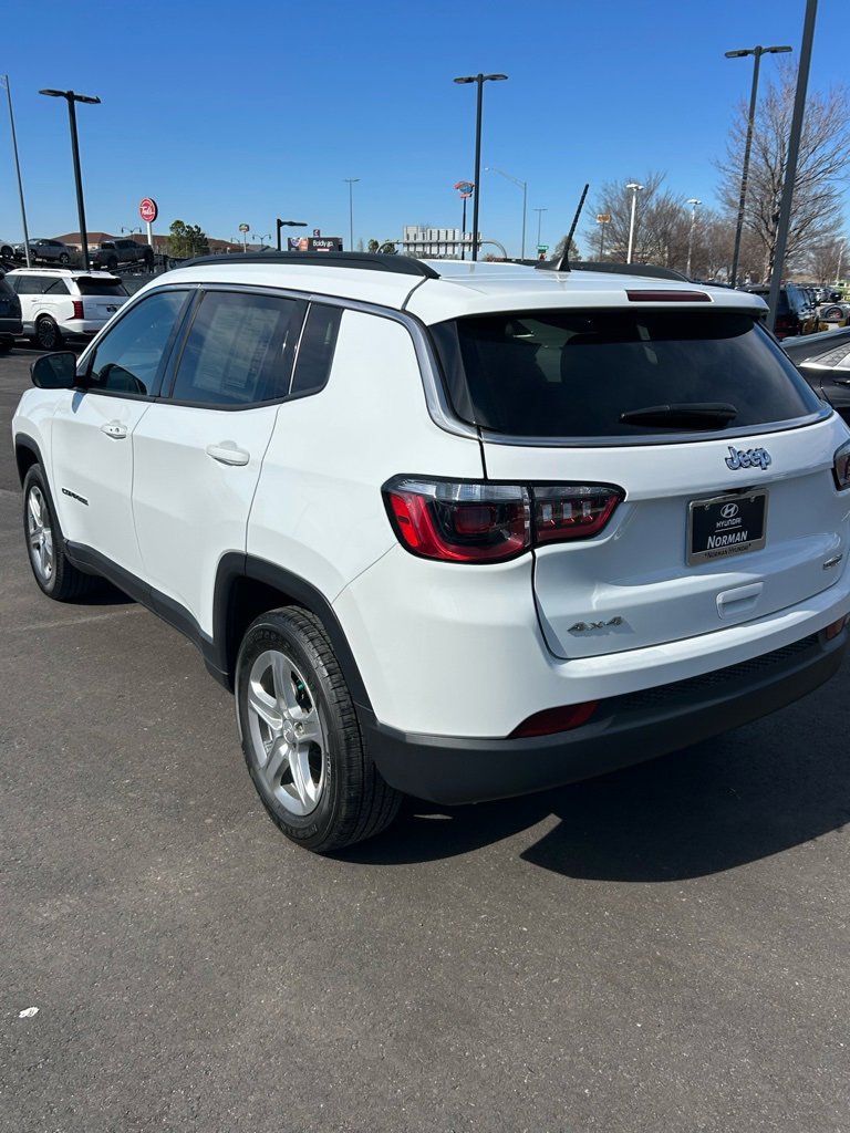 Used 2024 Jeep Compass Latitude image 6