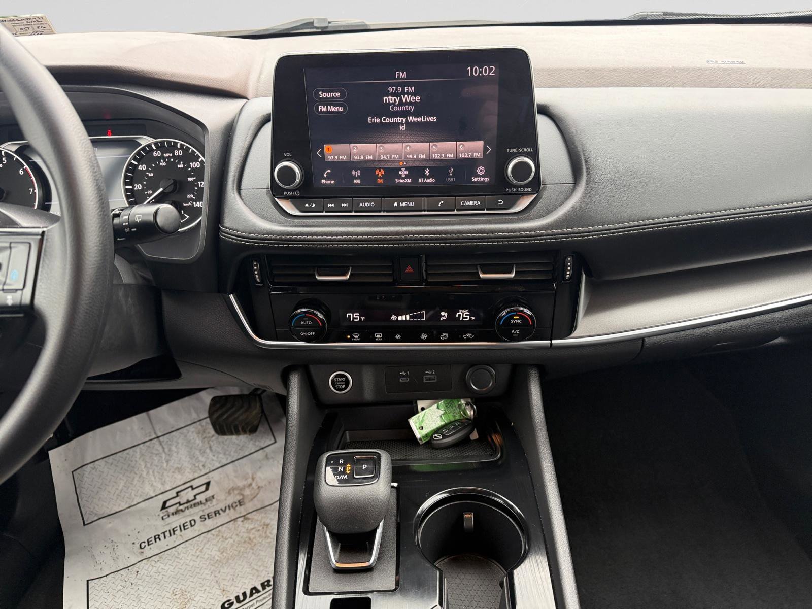 Used 2022 Nissan Rogue SV image 11