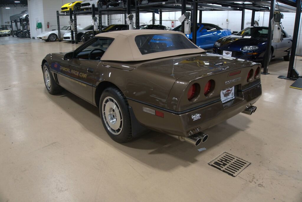 Used 1986 Chevrolet Corvette Convertible image 3