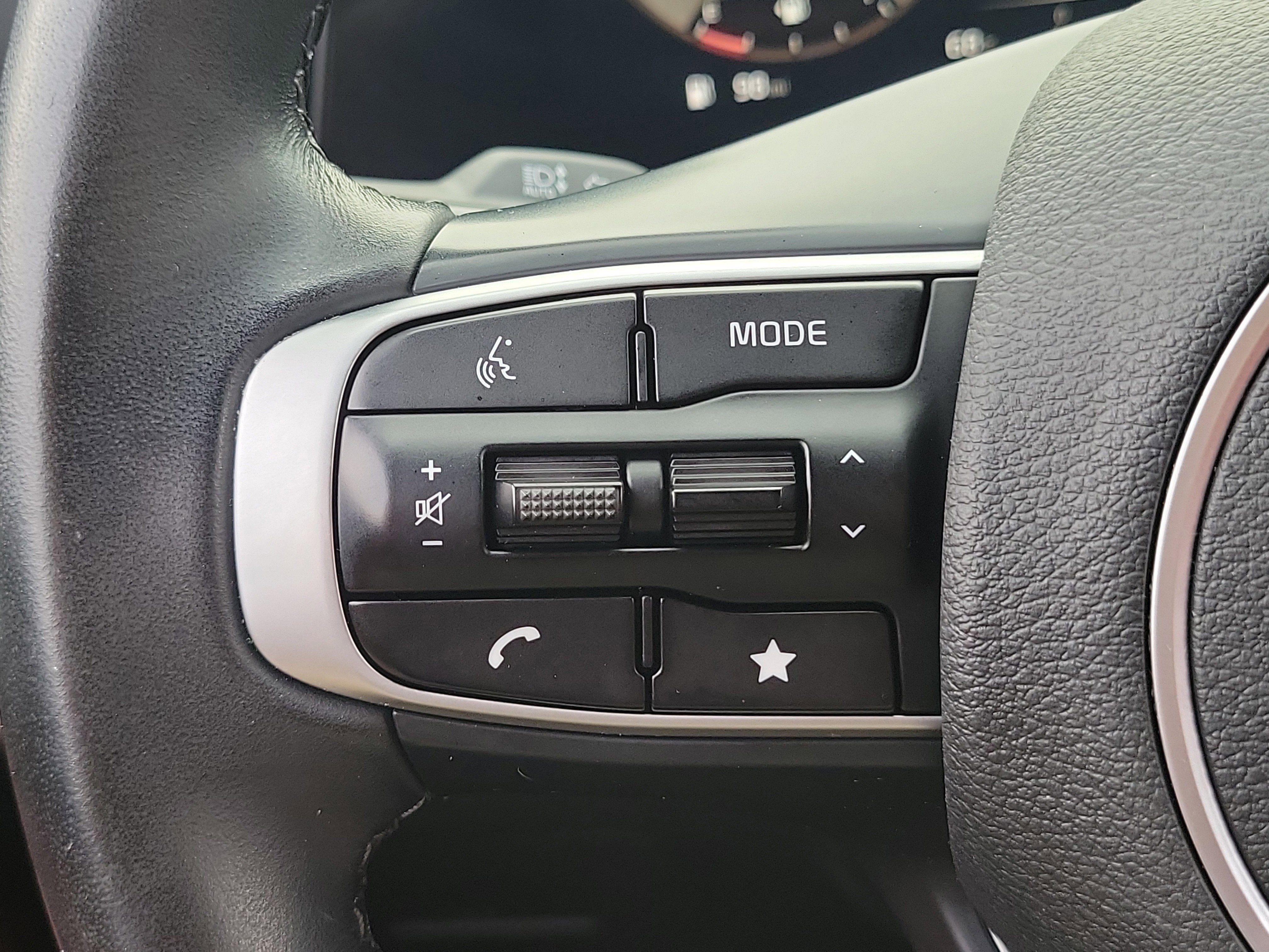 Used 2024 Kia Sportage SX image 31