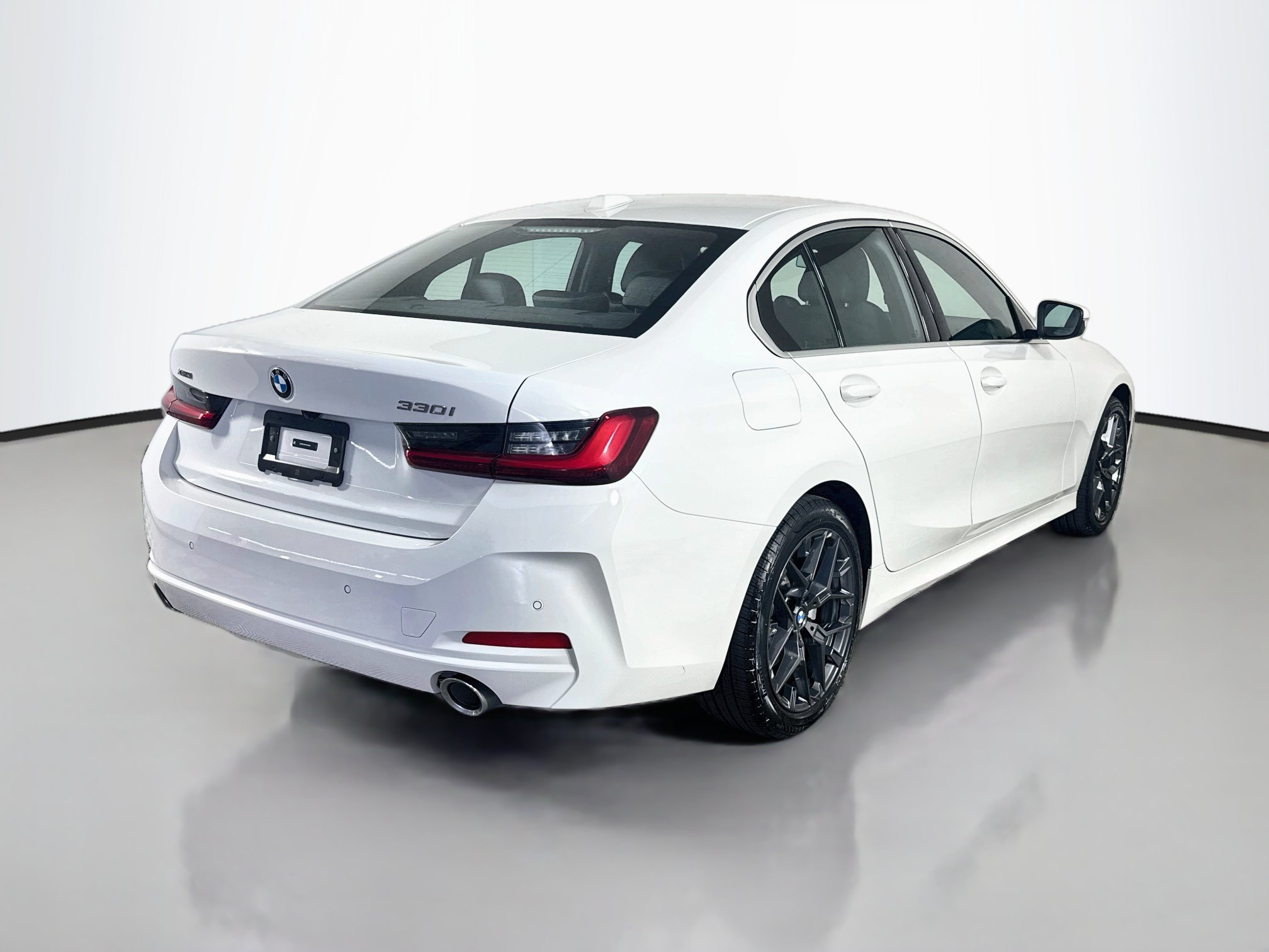 Used 2026 BMW 330i xDrive Sedan AWD/4WD image 10