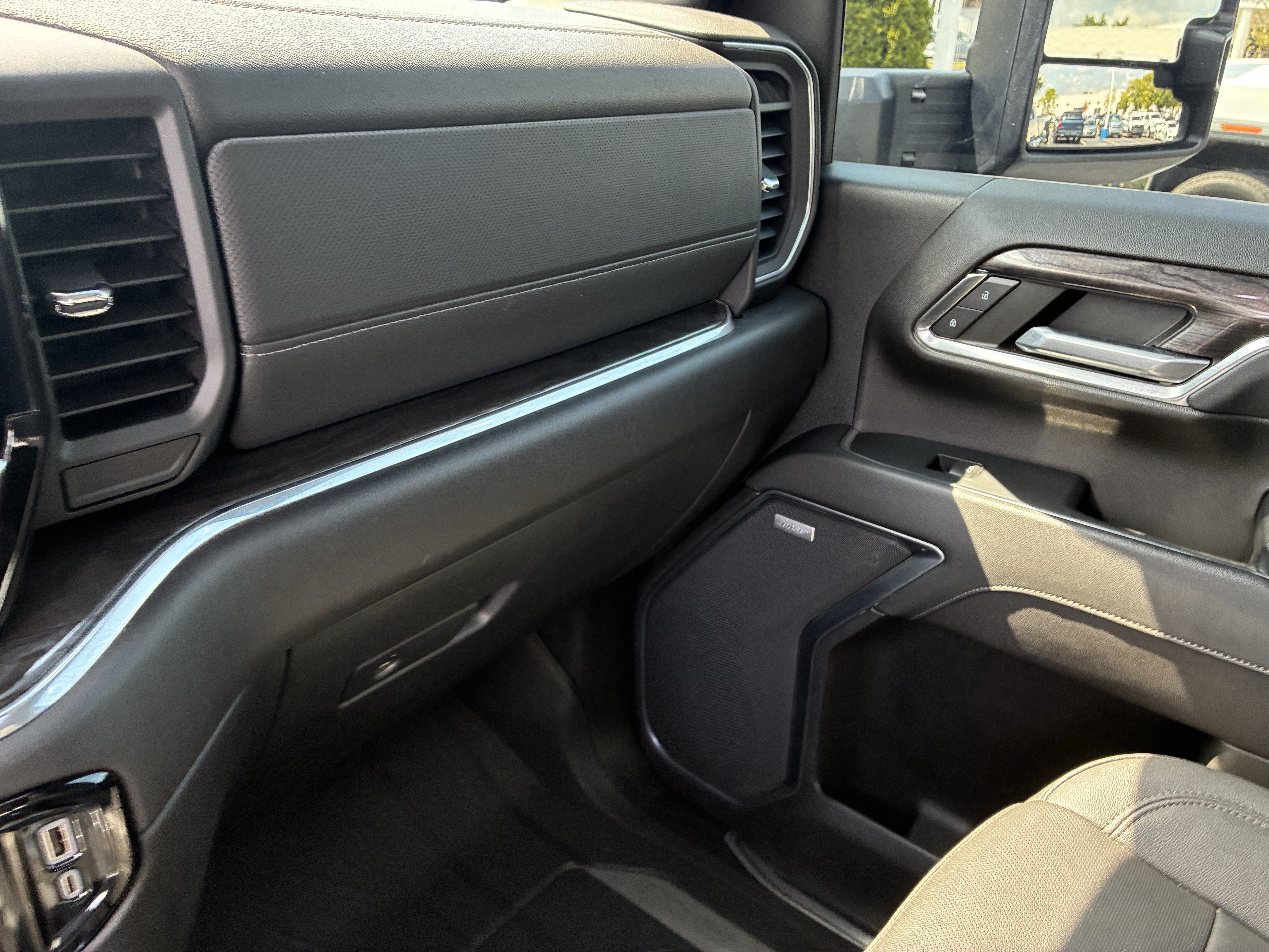 Used 2024 Chevrolet Silverado 2500 LTZ w/ LTZ Convenience Package AWD/4WD image 38