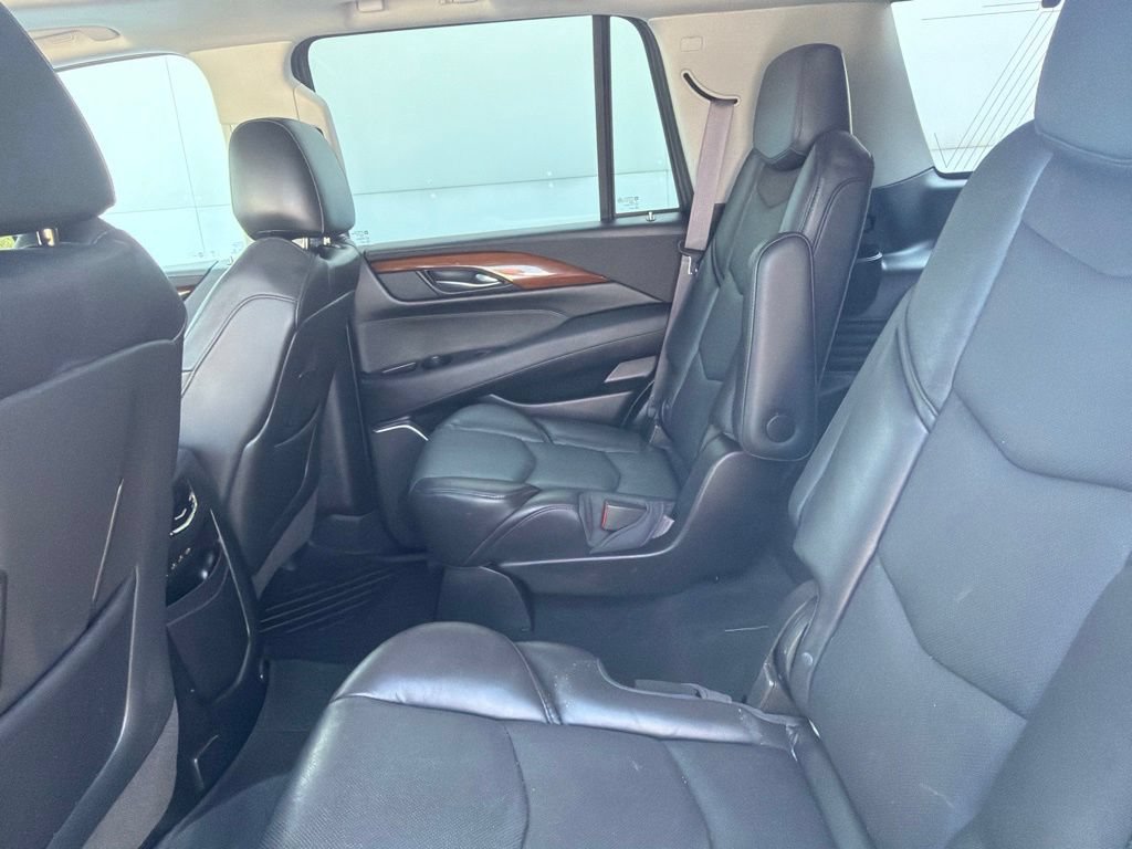 Used 2017 Cadillac Escalade Luxury RWD image 9