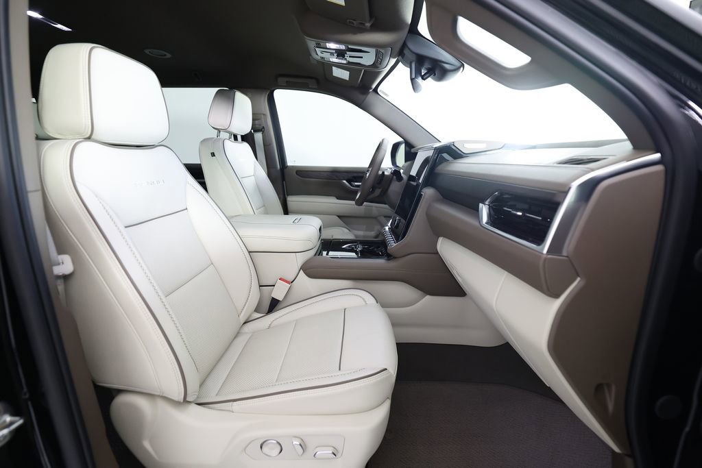 Used 2026 GMC Yukon Denali image 10