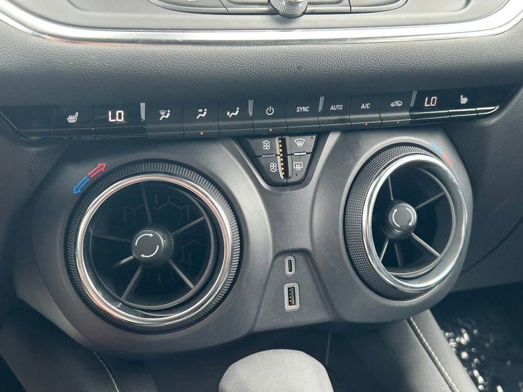 Used 2025 Chevrolet Blazer LT FWD image 27