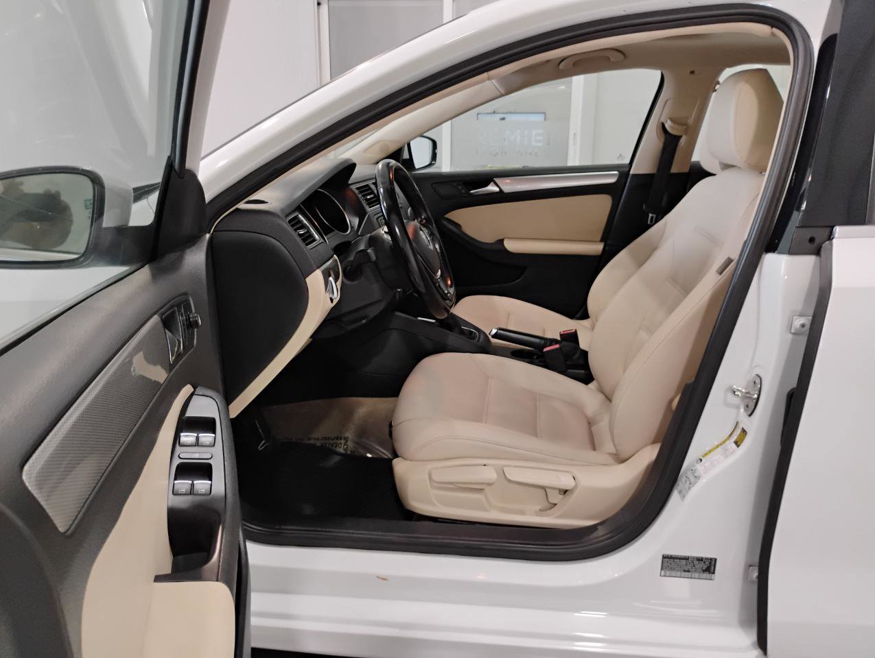 Used 2016 Volkswagen Jetta SE FWD image 61
