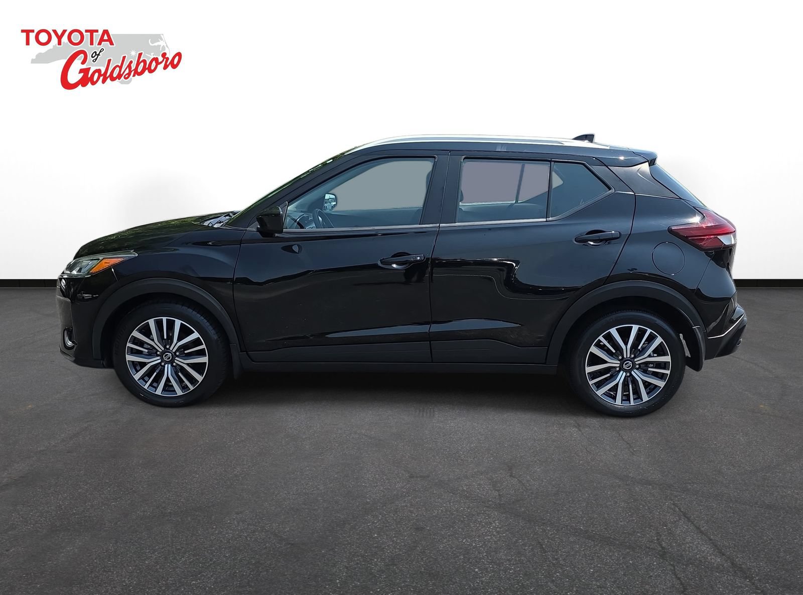 Used 2021 Nissan Kicks SV FWD image 8