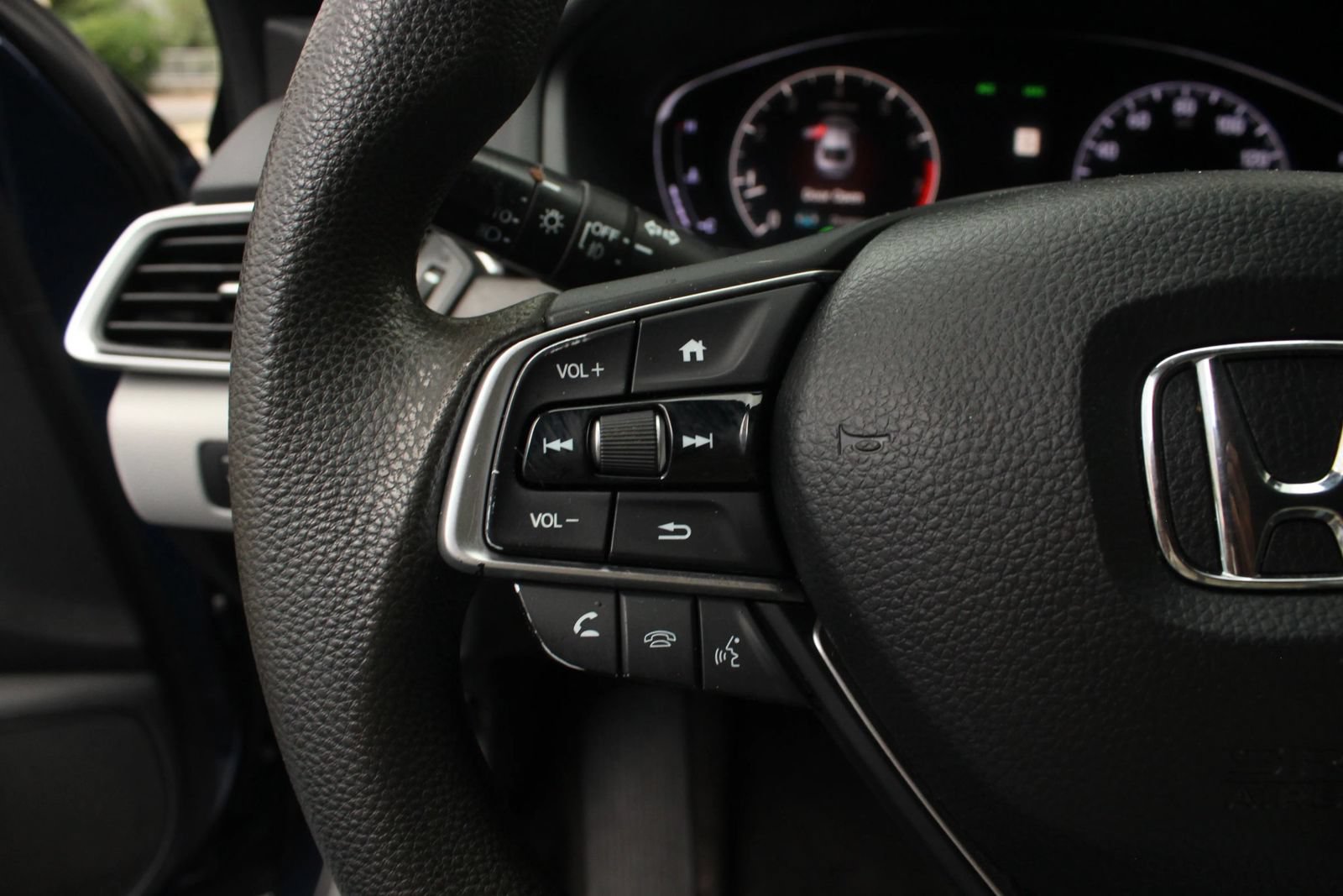 Used 2019 Honda Accord EX image 25