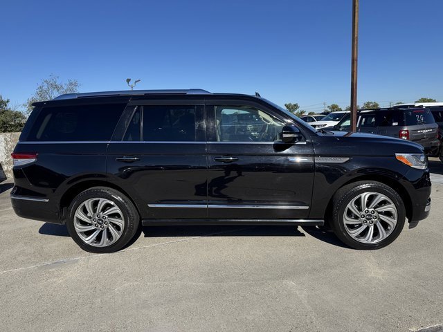Used 2022 Lincoln Navigator Reserve image 7