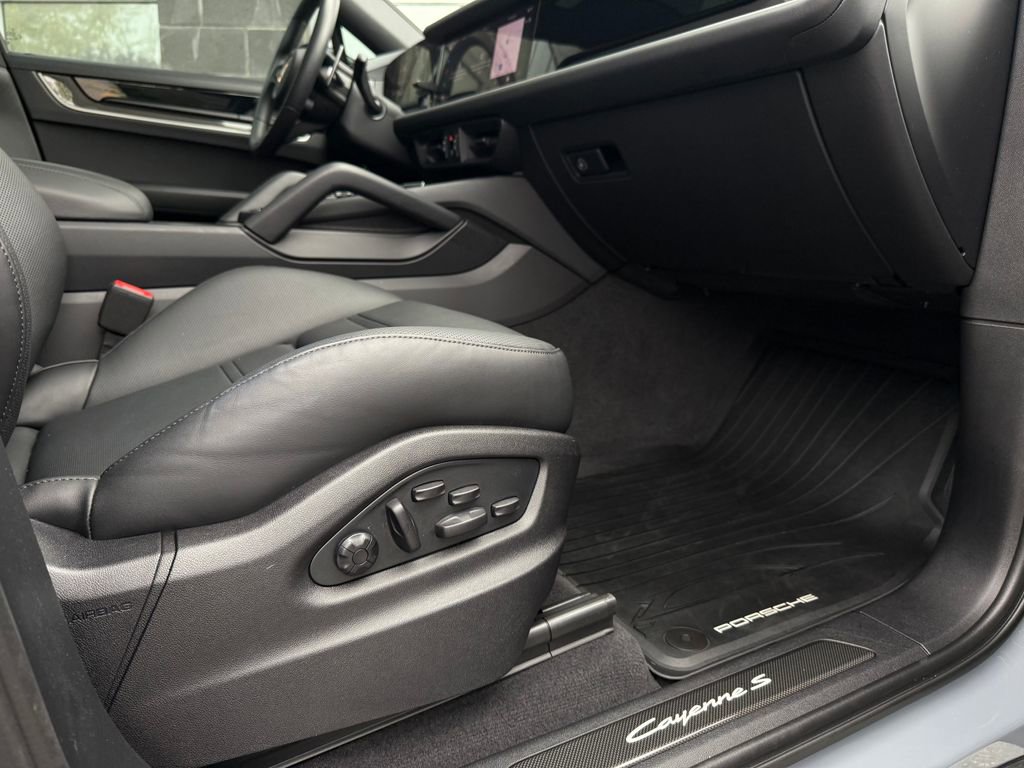 Used 2026 Porsche Cayenne S AWD/4WD image 20