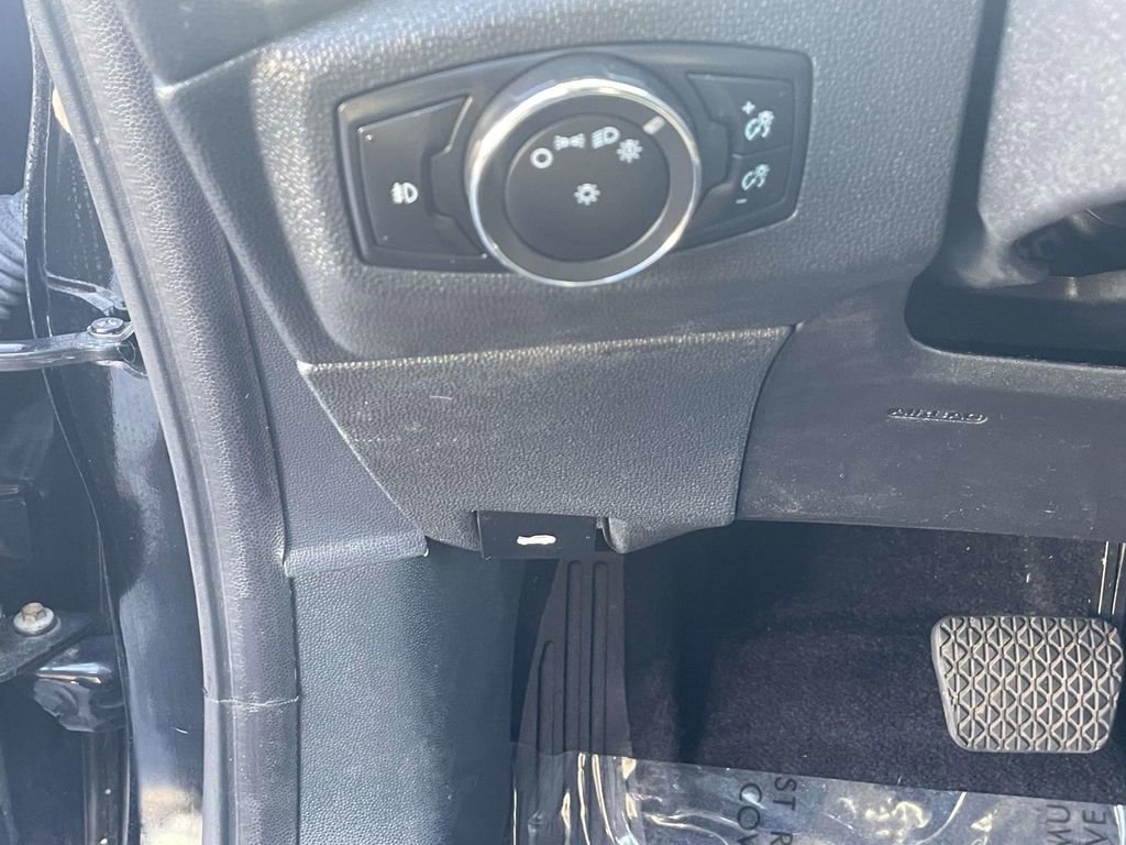 Used 2018 Ford EcoSport SE image 24