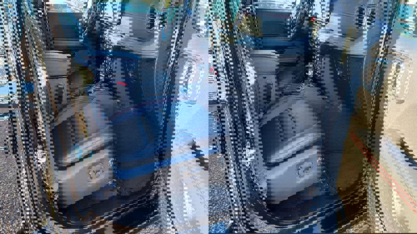 Used 2024 Jeep Gladiator Rubicon AWD/4WD image 16